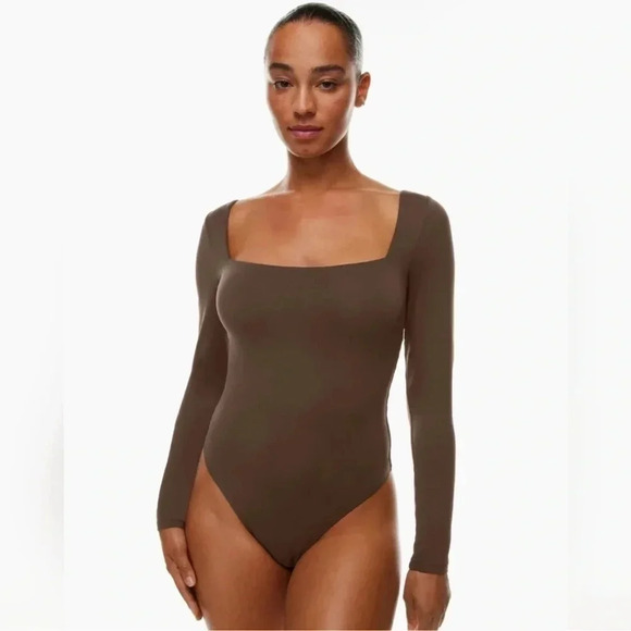 Aritzia Babaton Contour Squareneck Longsleeve Bodysuit in Coffee Bean Brown - Picture 11 of 11